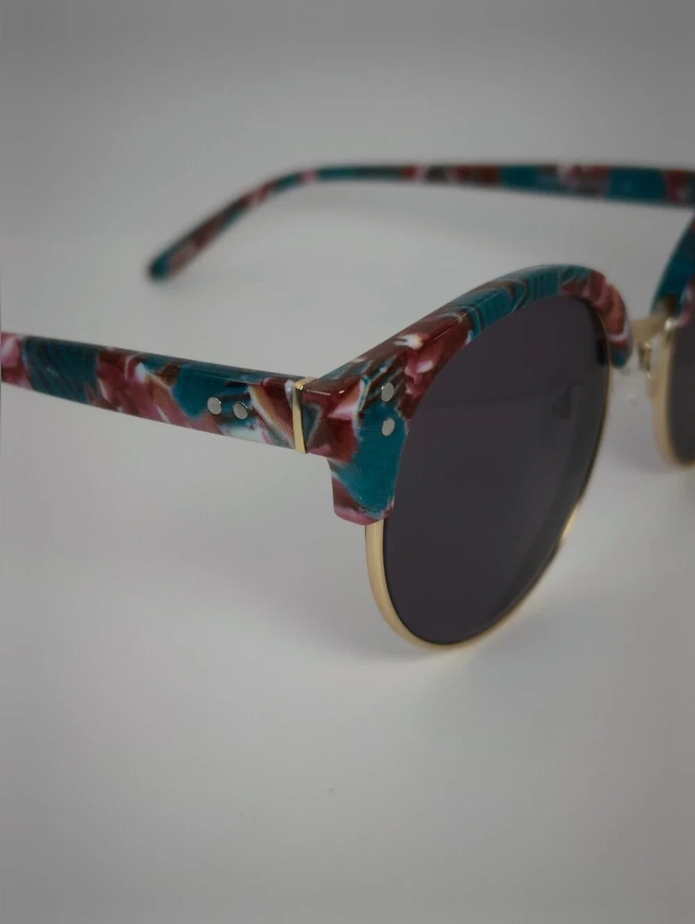 SambaRound Floral Acetate & Metal  Emerald/Pink.